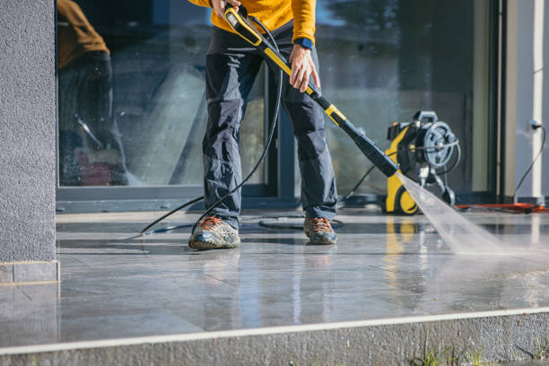 Best Pool Deck Cleaning  in Franklin, WI